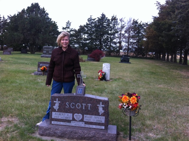 2011-10-26-Mom & Dads Grave-03.jpg
